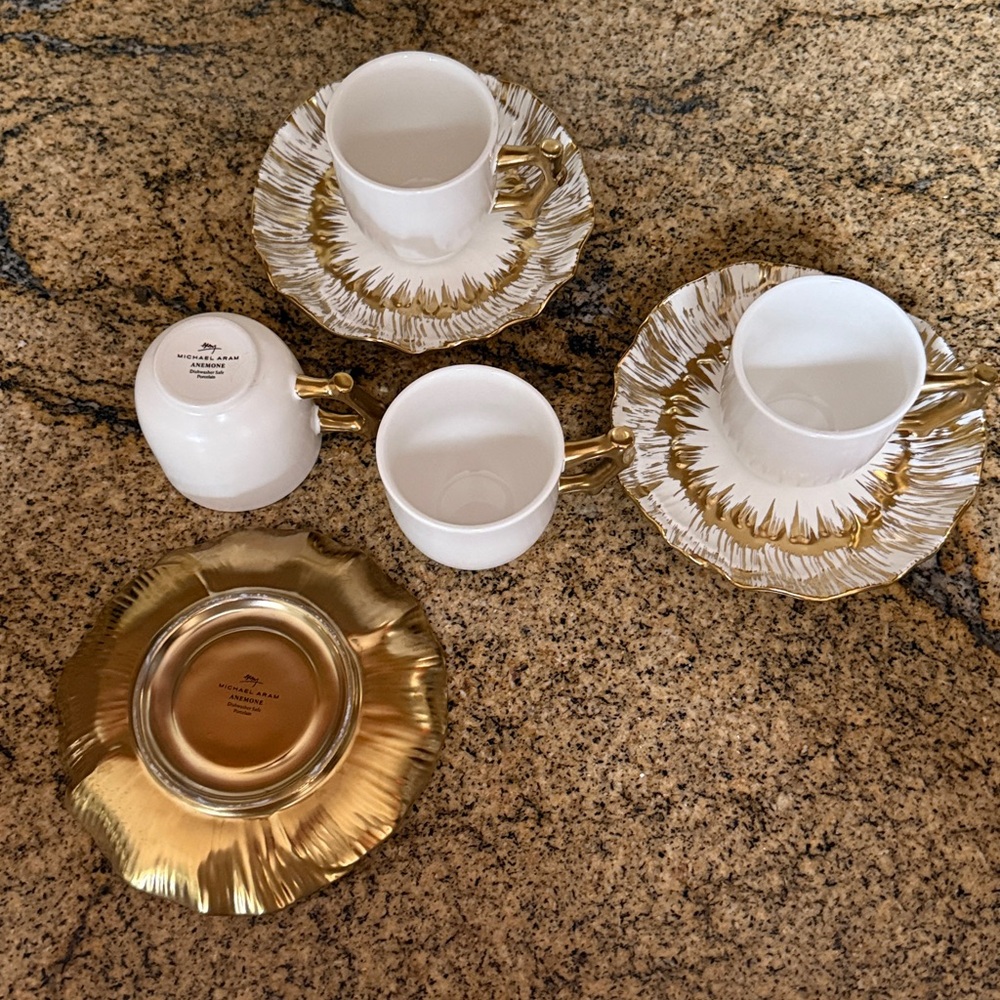Michael Aram Anemone White & Gold 7 pc Teacup set and Elegant Pearl Handbag - Picture 6 of 8